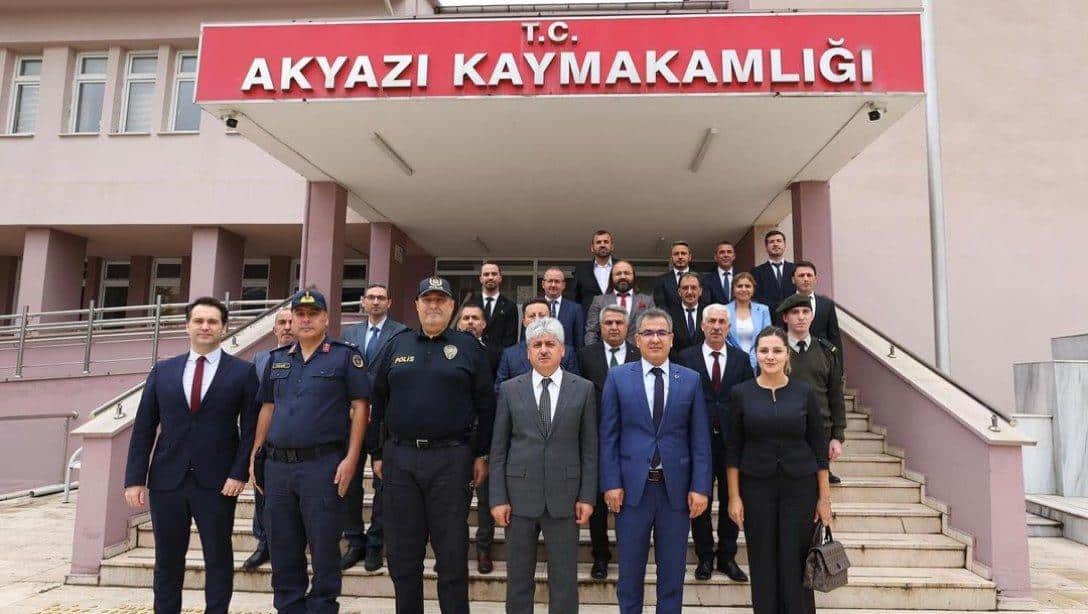 Sakarya Valisi Sayın Rahmi DOĞAN Akyazı Kaymakamlığını ziyaret etti.